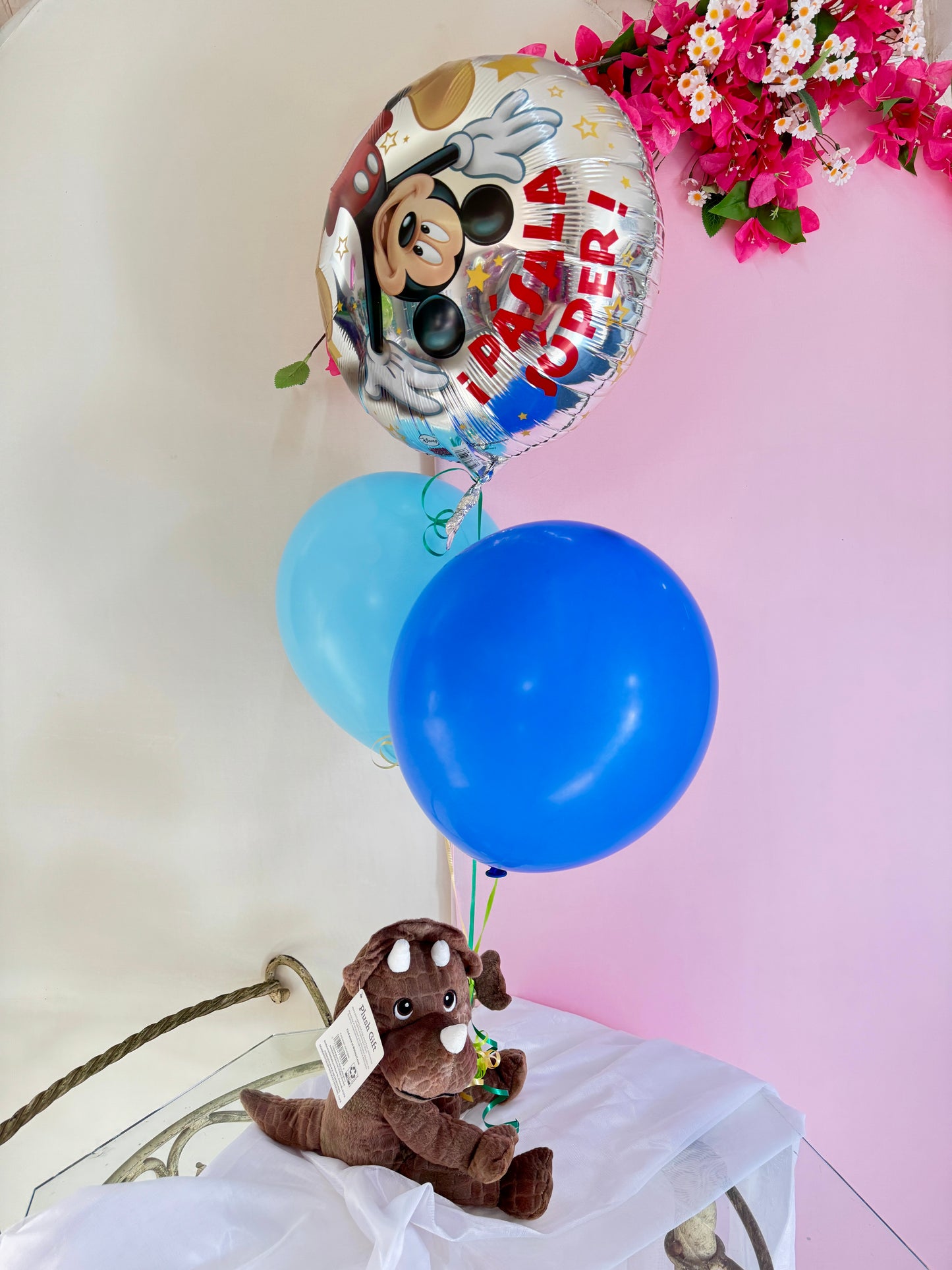 Peluche con globos